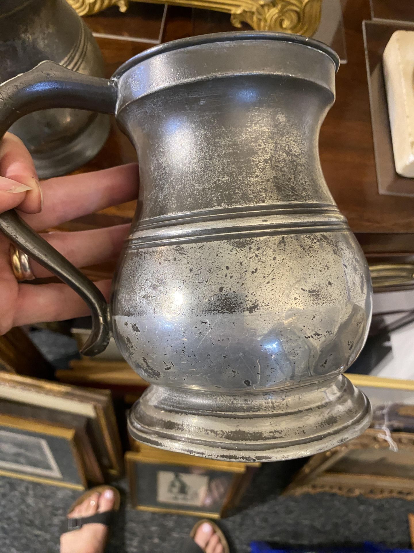 Two 18th century pewter quart handled tankards - Image 7 of 8