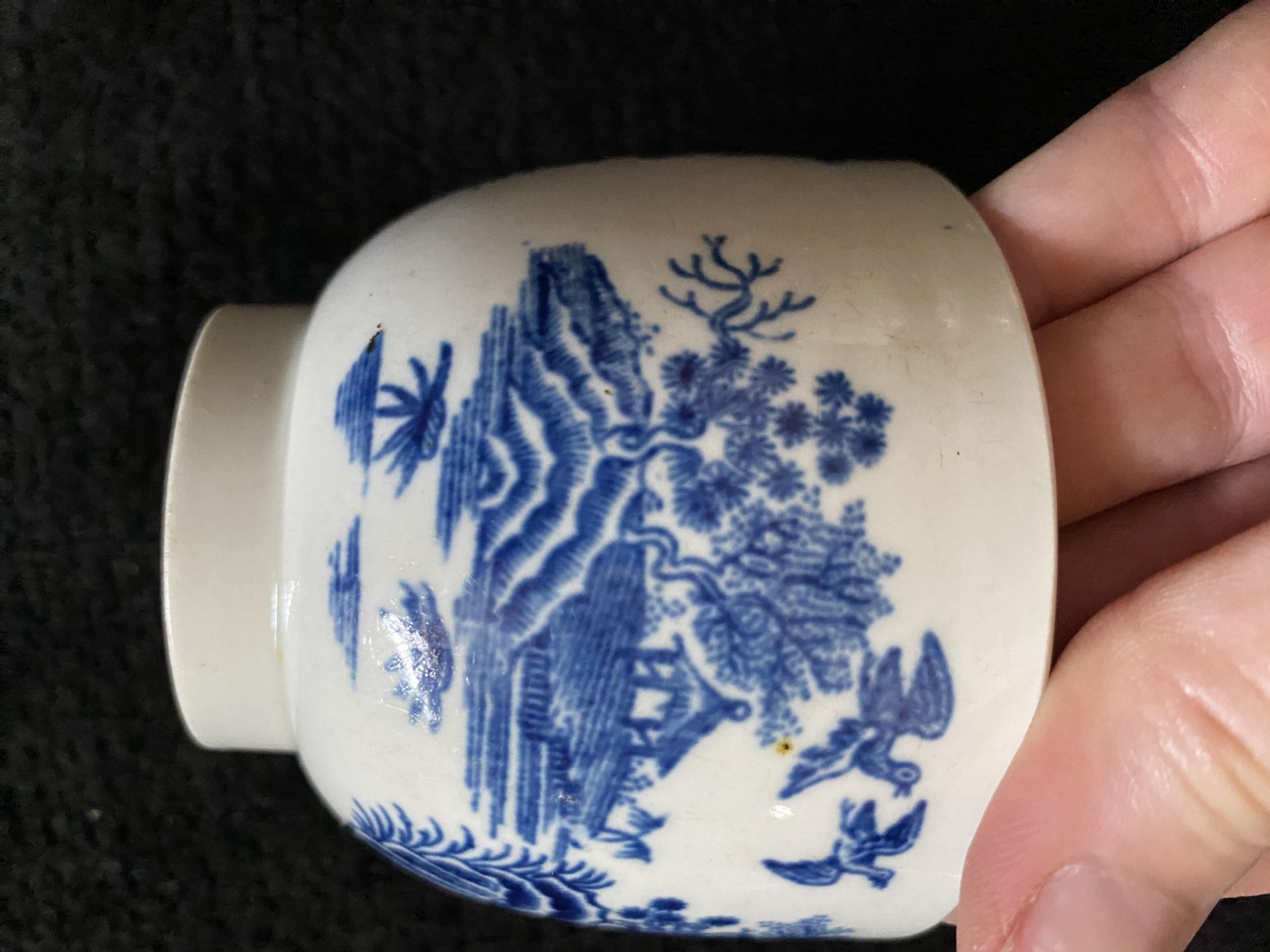 A first period Worcester blue and white sucrier with lid, together with a small 18th century Meissen - Image 7 of 13