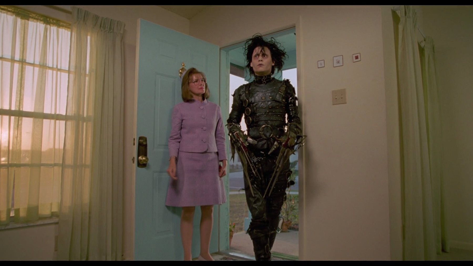 EDWARD SCISSORHANDS (1990) - Edward Scissorhands' (Johnny Depp) Scissor Hand Set with Screen-Matched - Image 18 of 25