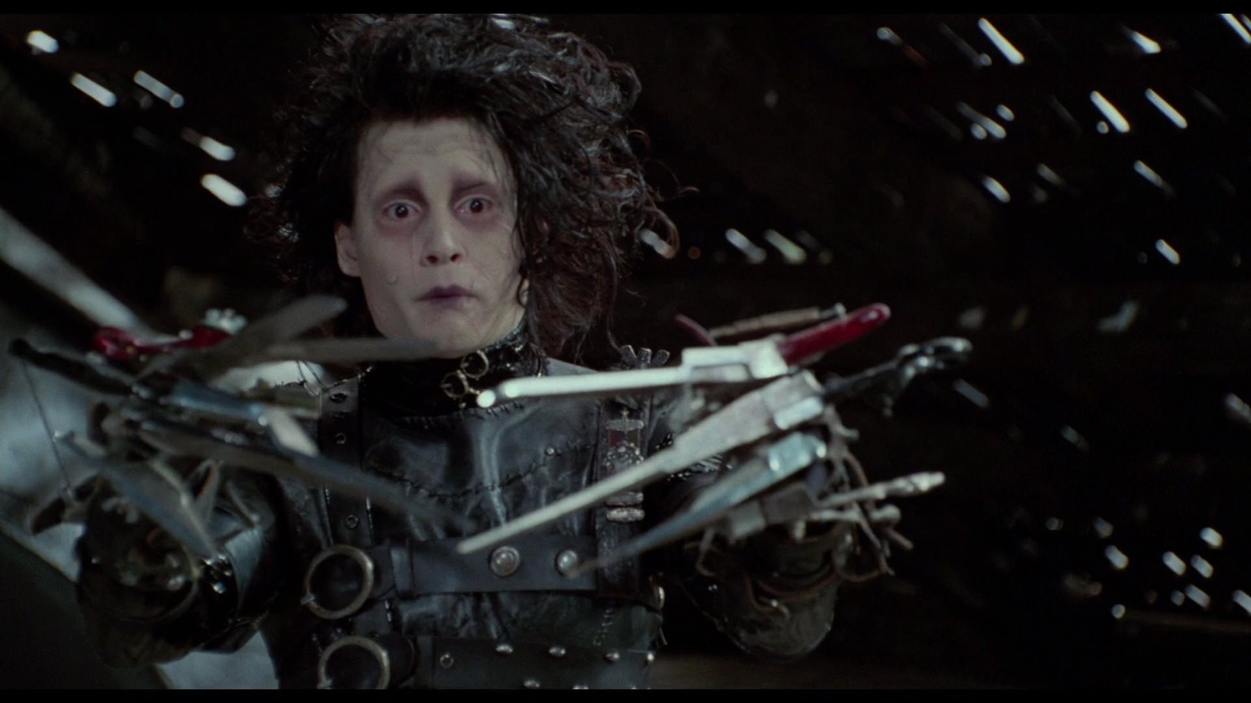 EDWARD SCISSORHANDS (1990) - Edward Scissorhands' (Johnny Depp) Scissor Hand Set with Screen-Matched - Image 22 of 25