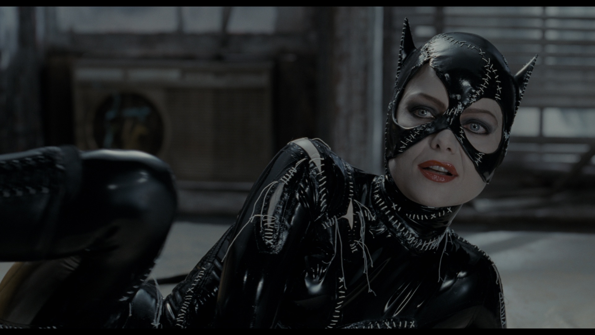 BATMAN RETURNS (1992) - Selina Kyle's (Michelle Pfeiffer) Catwoman Costume with Screen-Matched Corse - Image 31 of 35