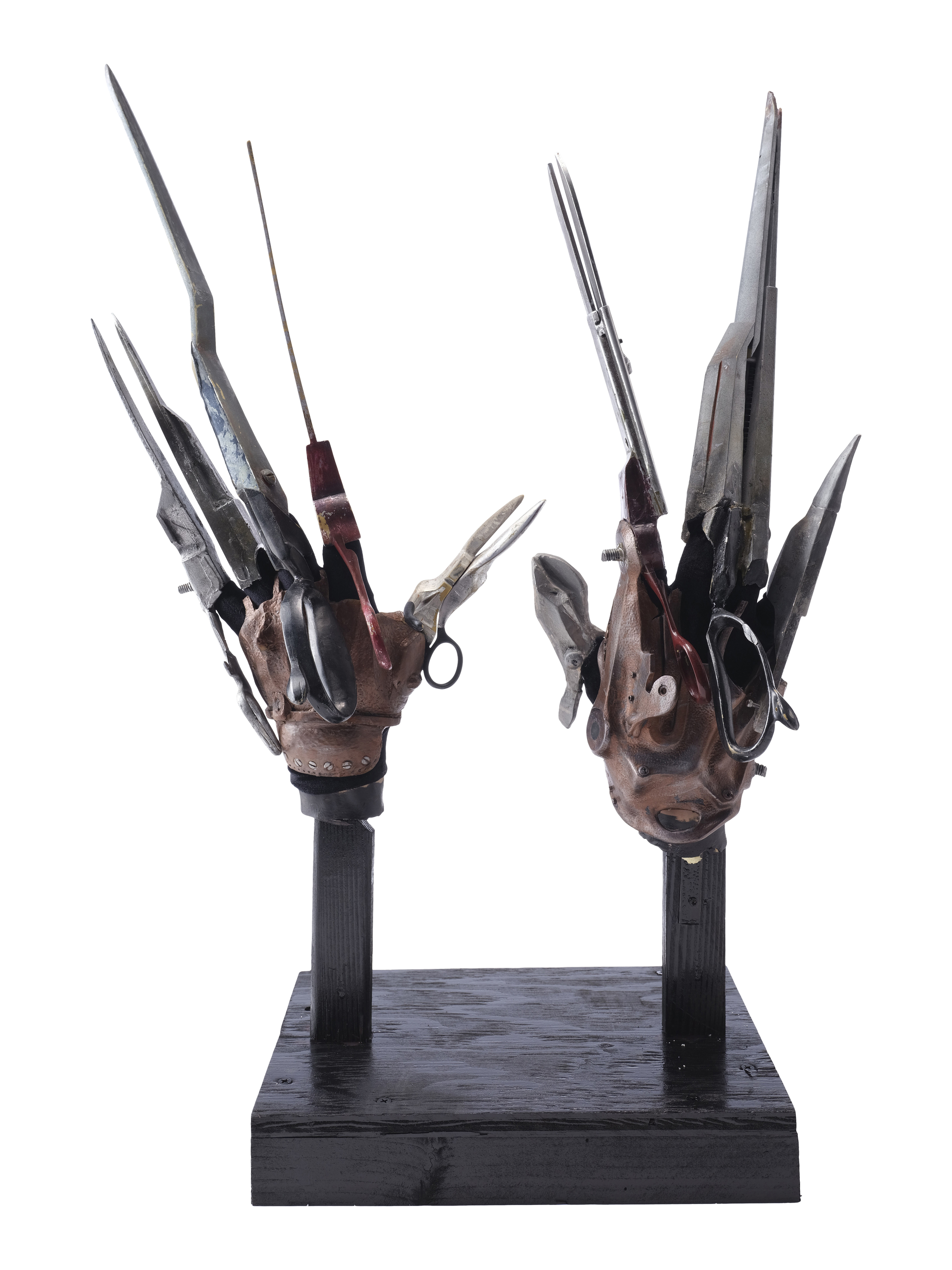 EDWARD SCISSORHANDS (1990) - Edward Scissorhands' (Johnny Depp) Scissor Hand Set with Screen-Matched - Image 2 of 25