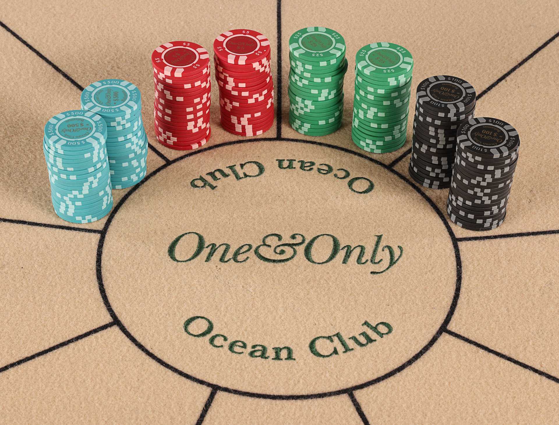 JAMES BOND: CASINO ROYALE (2006) - One & Only Ocean Club Poker Table, Chips and Playing Cards - Image 9 of 16
