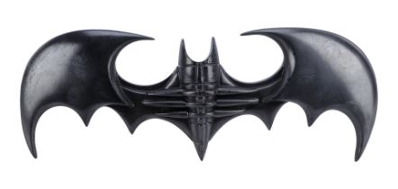 BATMAN FOREVER (1995) - Batman's (Val Kilmer) Batarang