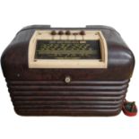 Vintage Bakalite BUSH Type DAC 10 Valve Radio - Powers Up