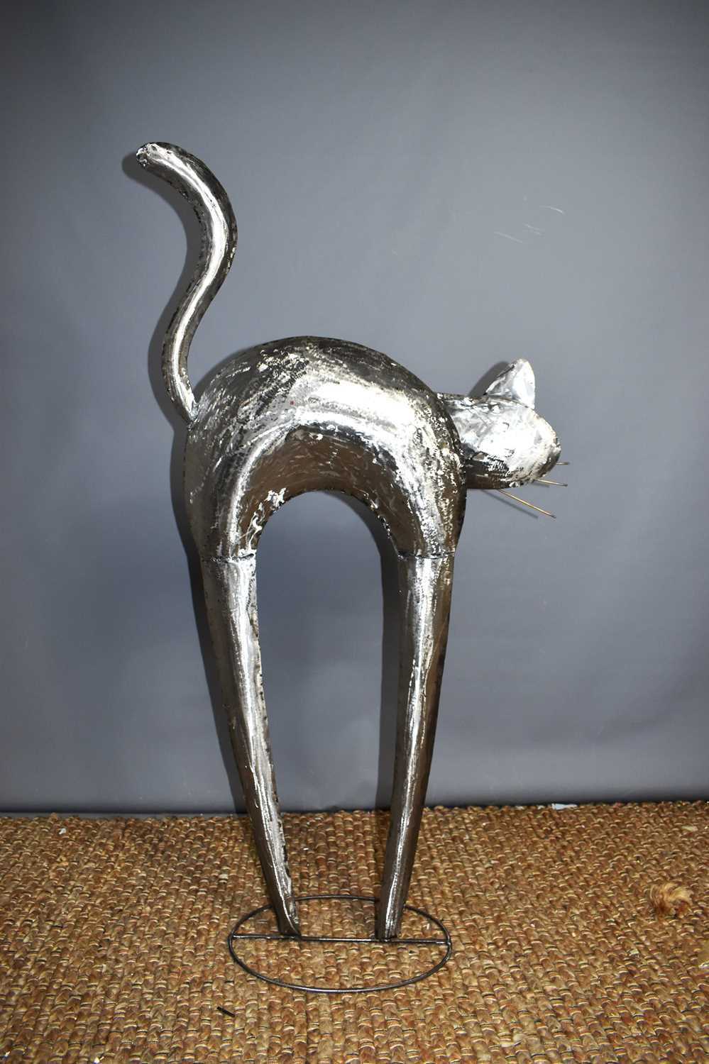 A large steel and mixed metal sculpture of a cat, apparently unsigned, 119cm high. - Image 3 of 3