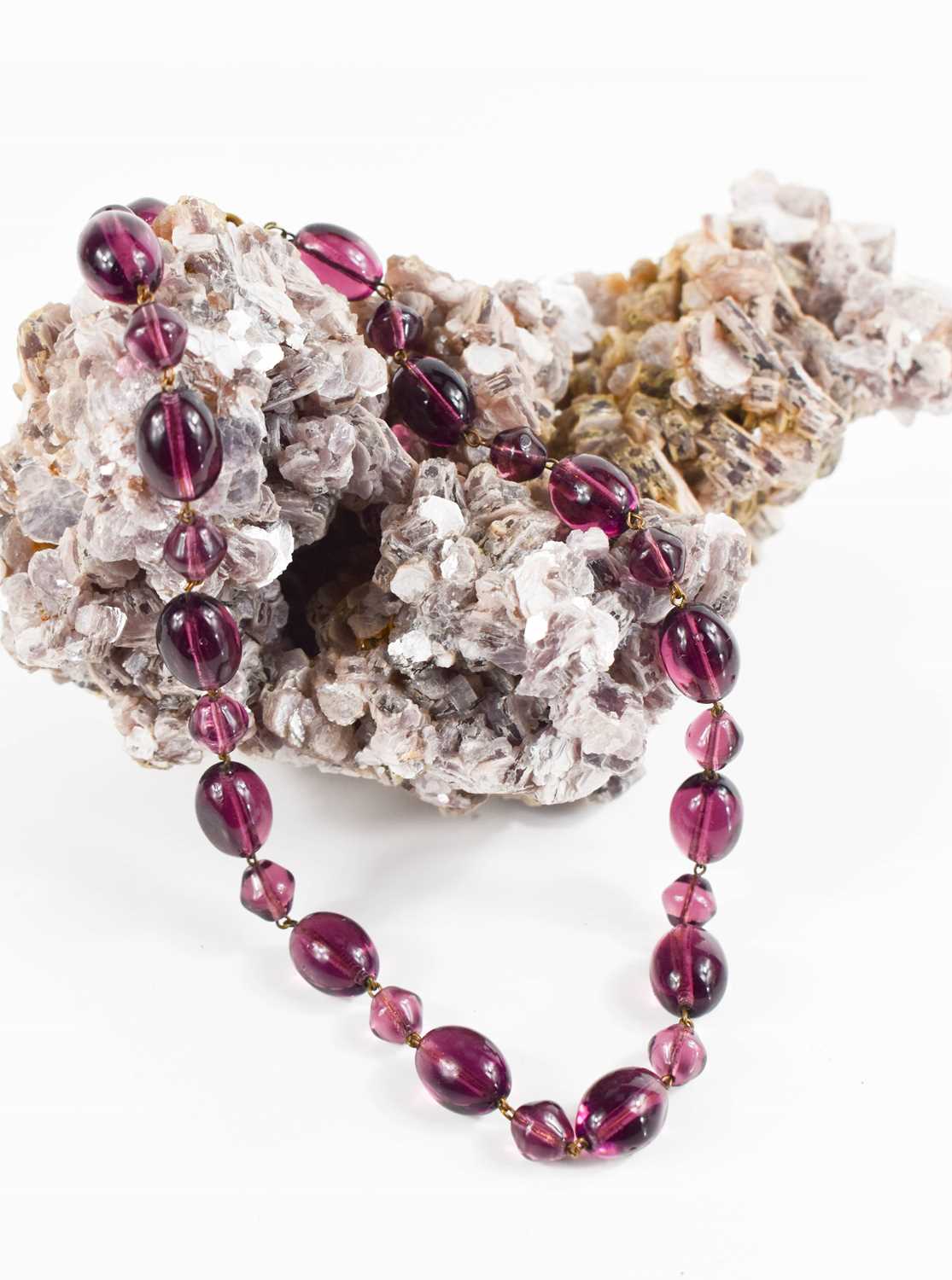 An antique amethyst beaded necklace, 49g, 40cm long. - Image 2 of 3