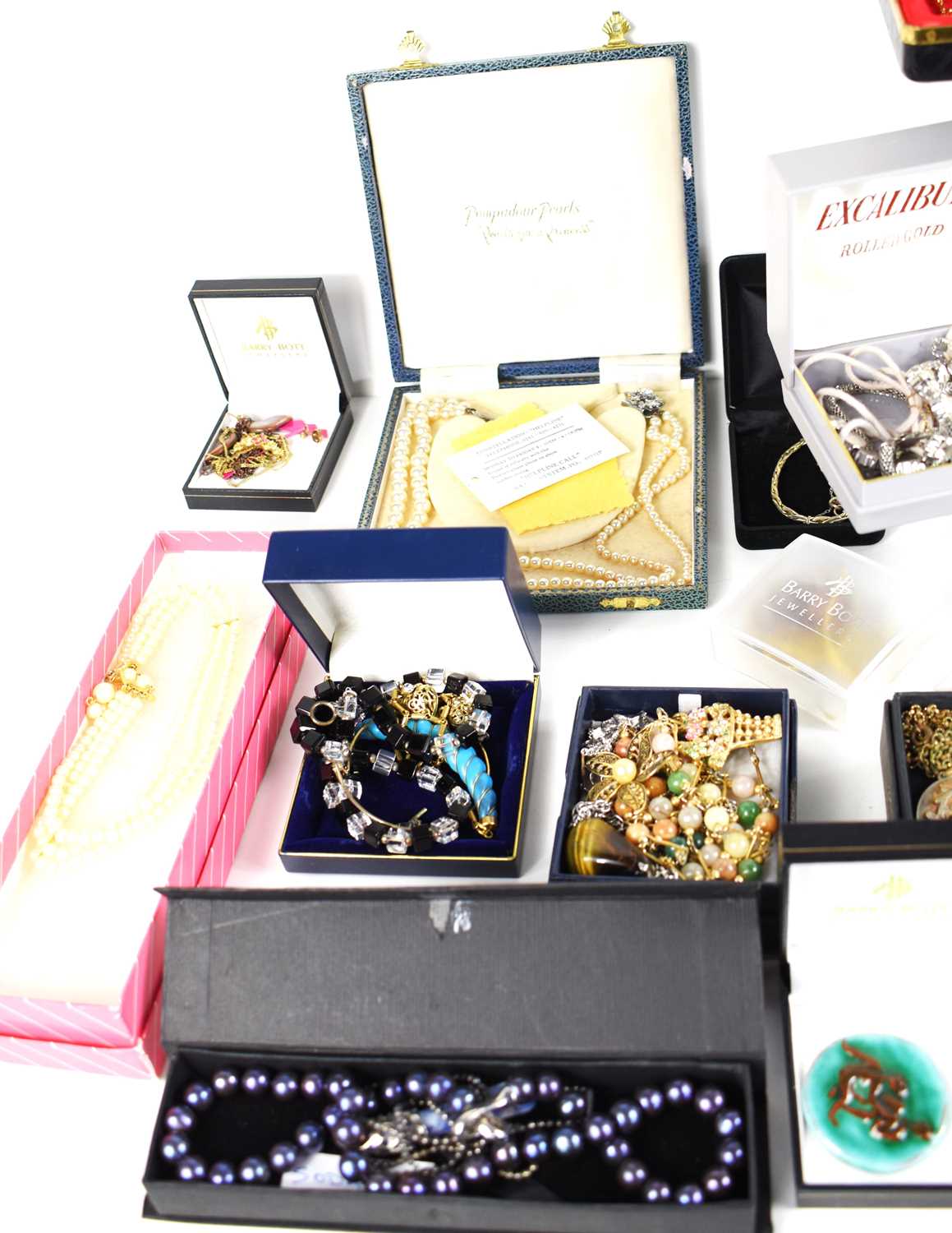 A large quantity of vintage and later costume jewellery, including beads, brooches, bangles, - Image 2 of 5