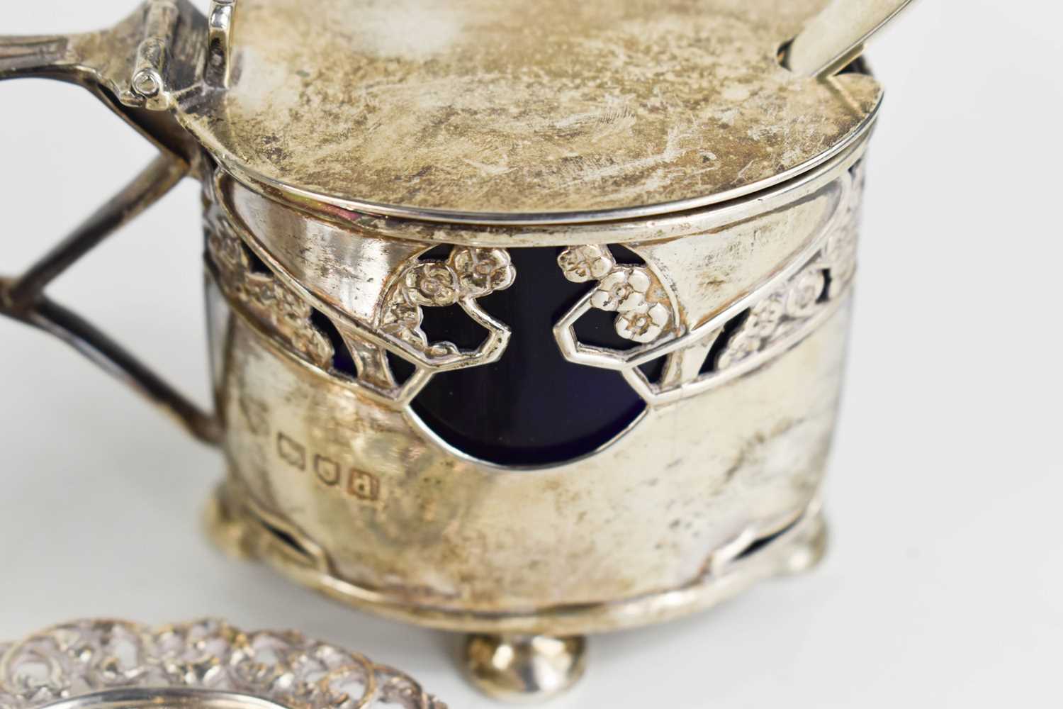 A silver Art Nouveau mustard pot with blue glass liner and a plated spoon, a Dutch silver snuff - Image 3 of 4