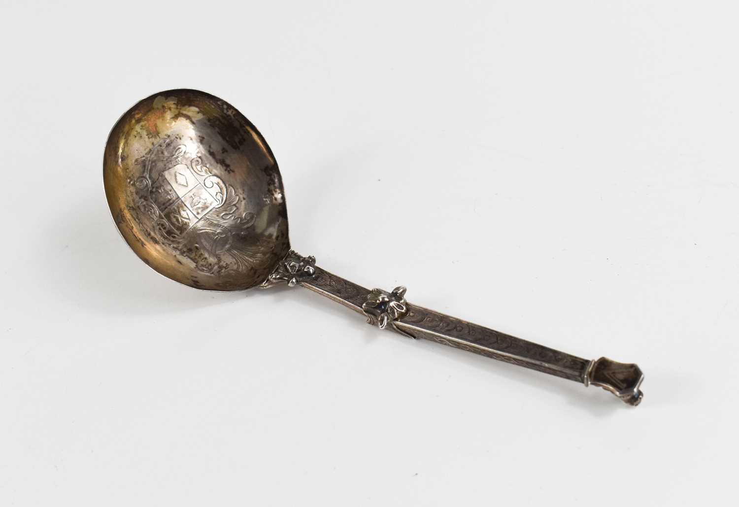 A Dutch silver metamorphic folding spoon and fork, circa 1800, the prongs of the fork fit into - Image 10 of 16