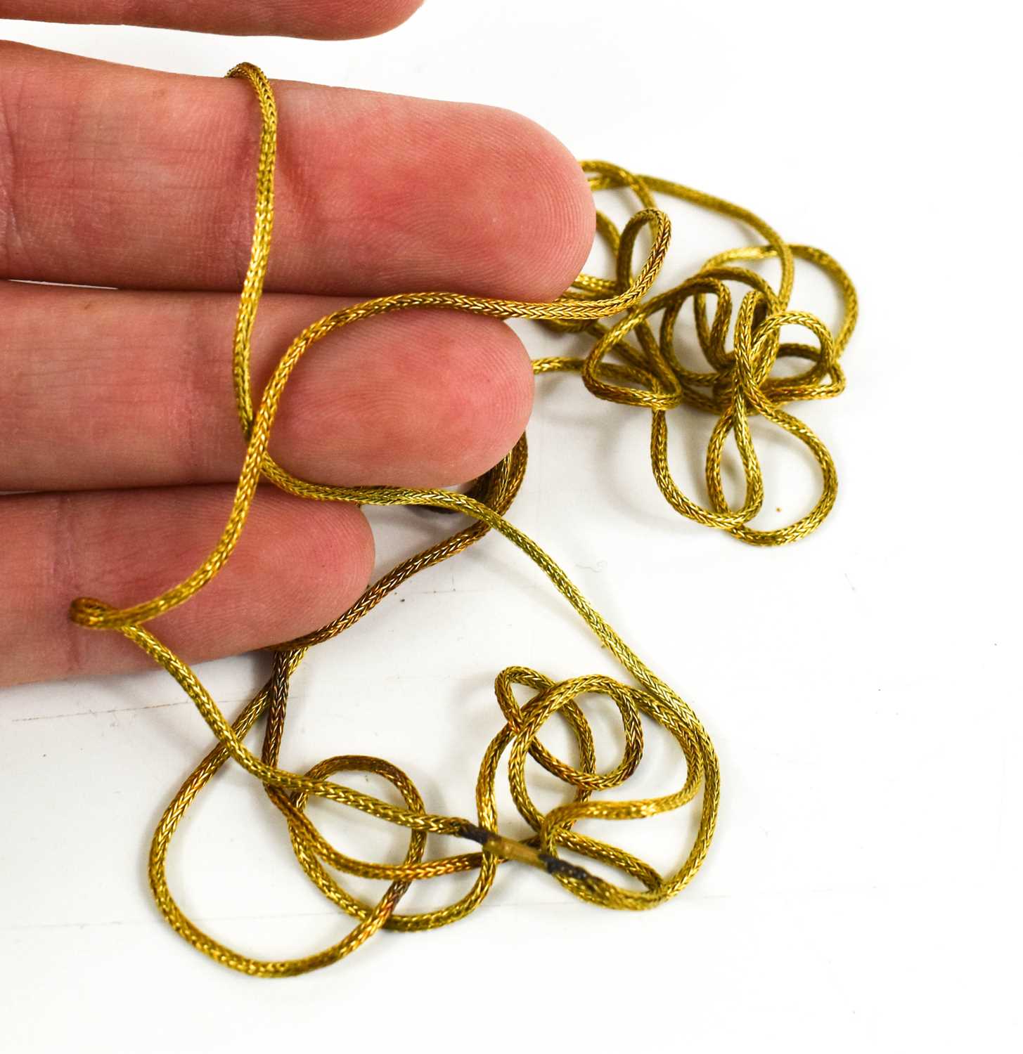 A Georgian 18th century 22ct gold fine rope twist necklace, with hoop clasp, 11g. - Image 2 of 2