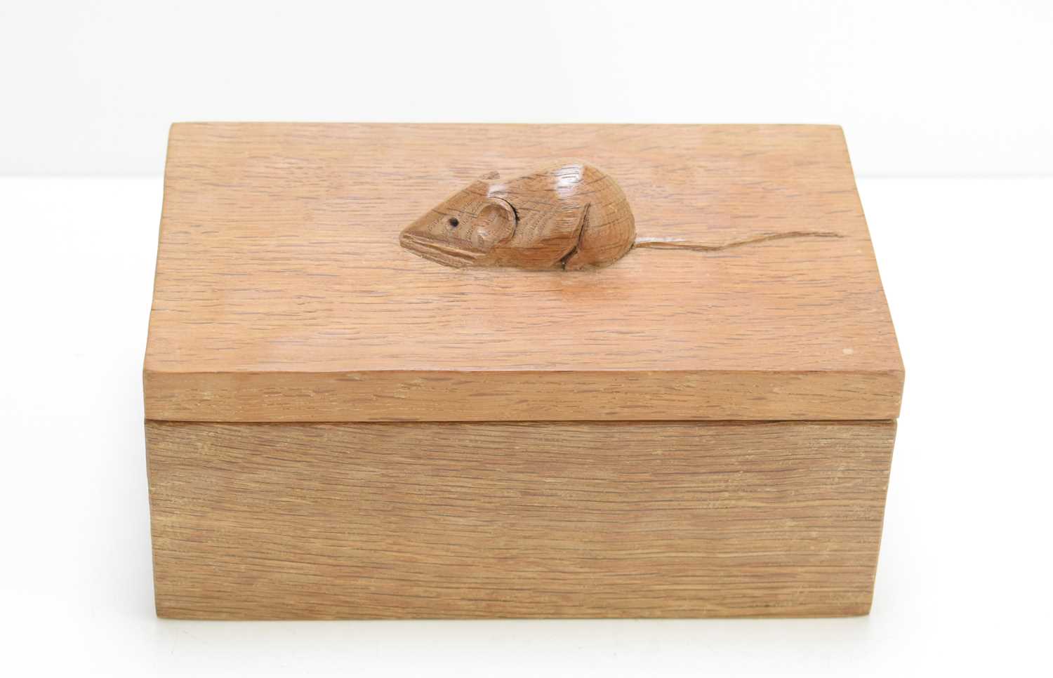 A Robert "Mouseman" Thompson oak lidded box with carved mouse to the lid. - Image 2 of 2