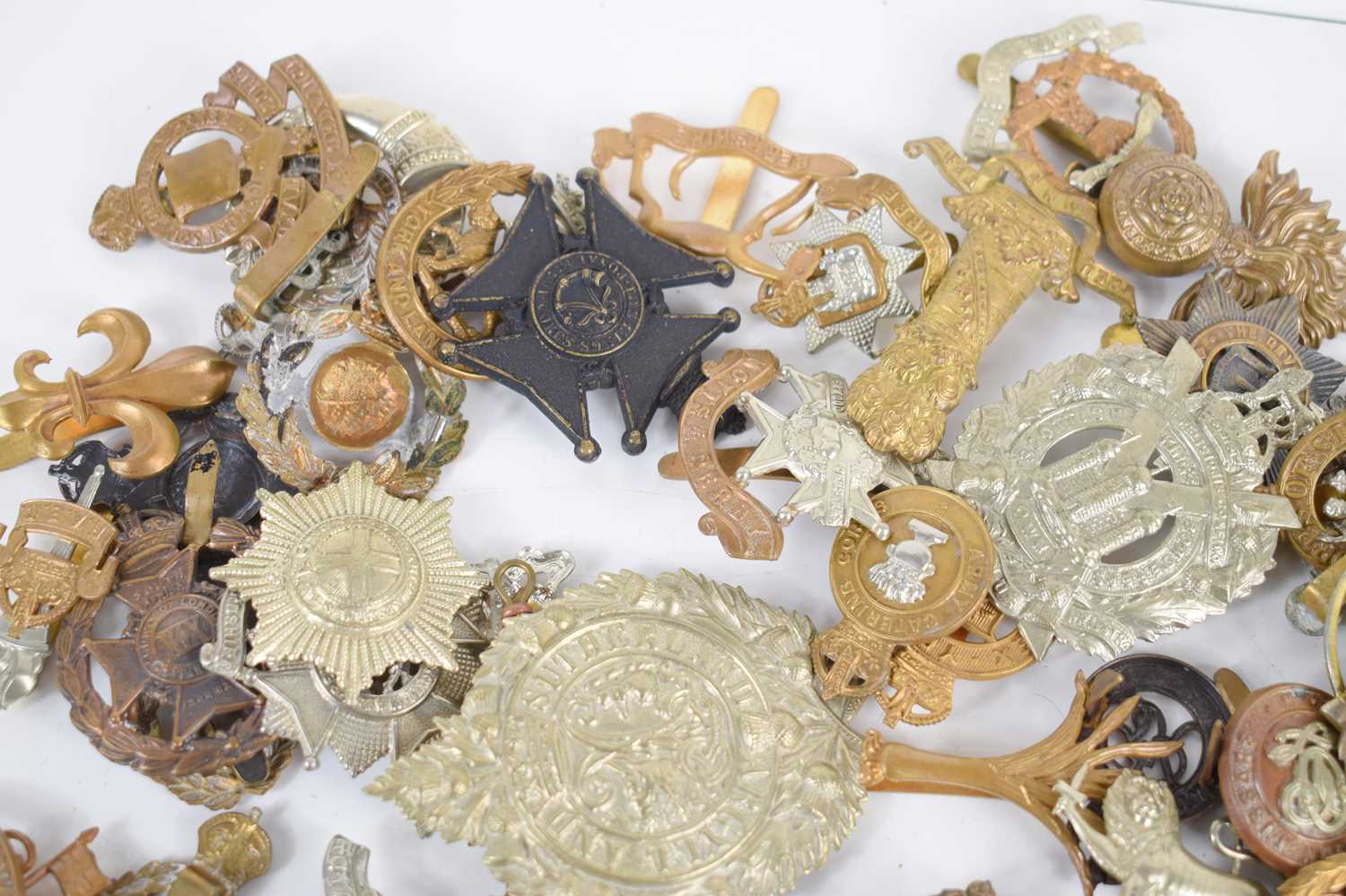 A large group of 19th century and later military cap and pin badges to include Herefordshire Light - Image 2 of 4