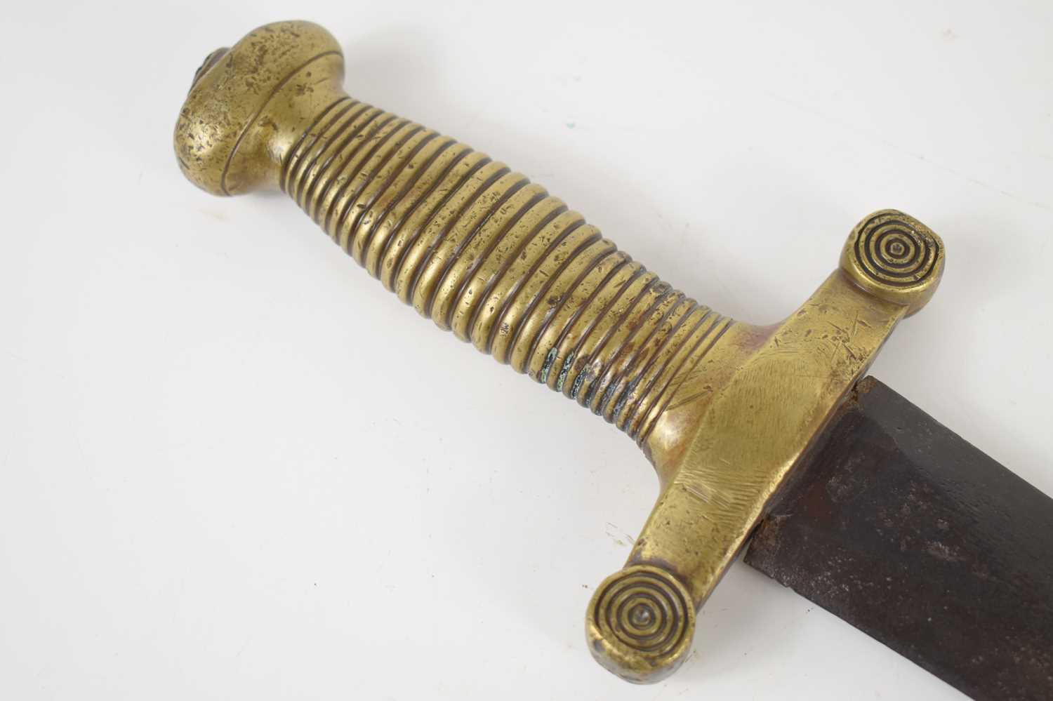 An early 19th century French artillery short sword with double edged blade, brass hilt and - Image 6 of 7