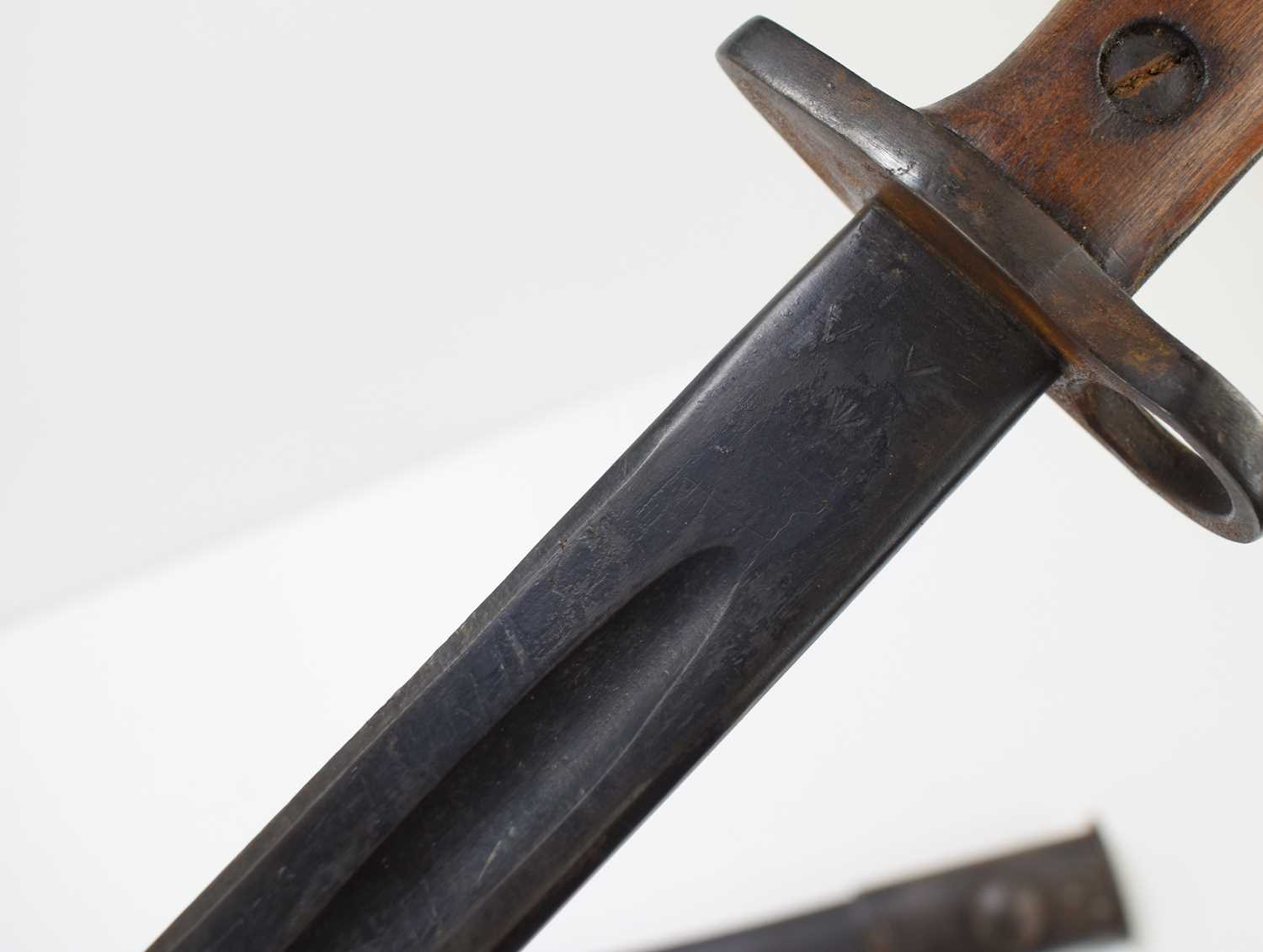 An Australian 1907 pattern bayonet, the blade marked with broad arrow and the wooden grip marked - Image 2 of 3