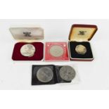 A group of commemorative coins to include an Isle of Man silver proof 1970 crown, marriage of Lady