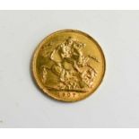 An Edward VII full gold sovereign, dated 1907.