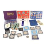 A group of commemorative coins to include a silver 1994 Barbados one dollar, various crowns, Farwell