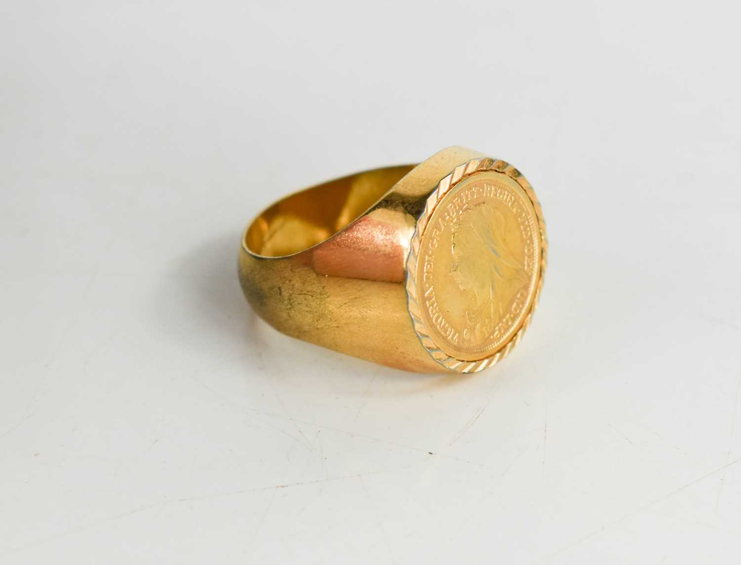 A Gentleman's gold plated ring set with plated sovereign. - Image 2 of 2