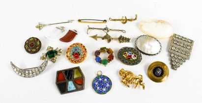 A selection of jewellery to include micromosaic brooches, a novelty button, a millefiori and gilt