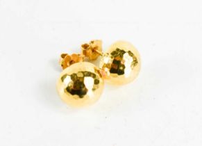 A pair of 18ct gold earrings, ball form with repousee finish, 2.8g.