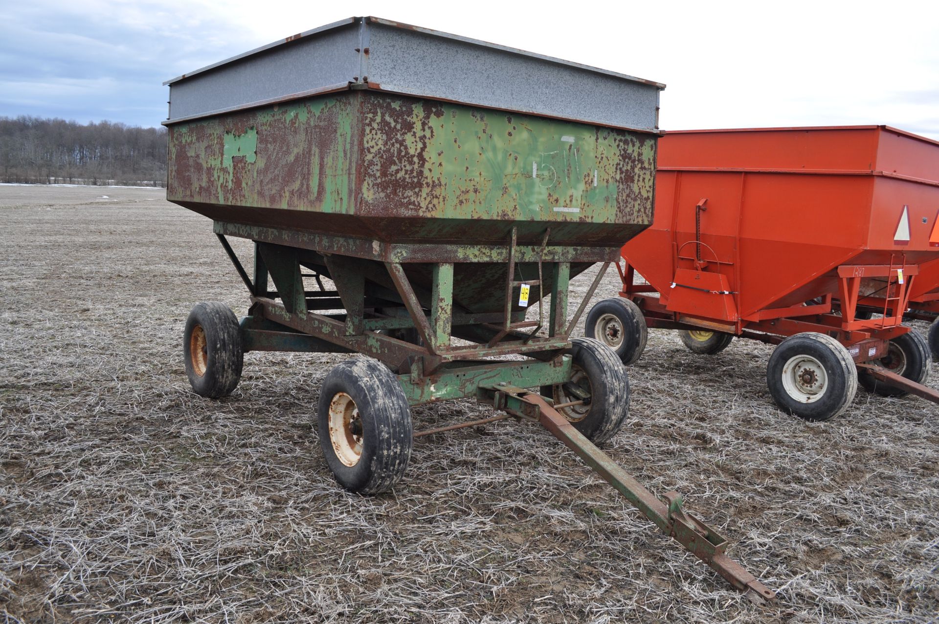 250 bushel gravity bed wagon - Image 4 of 9