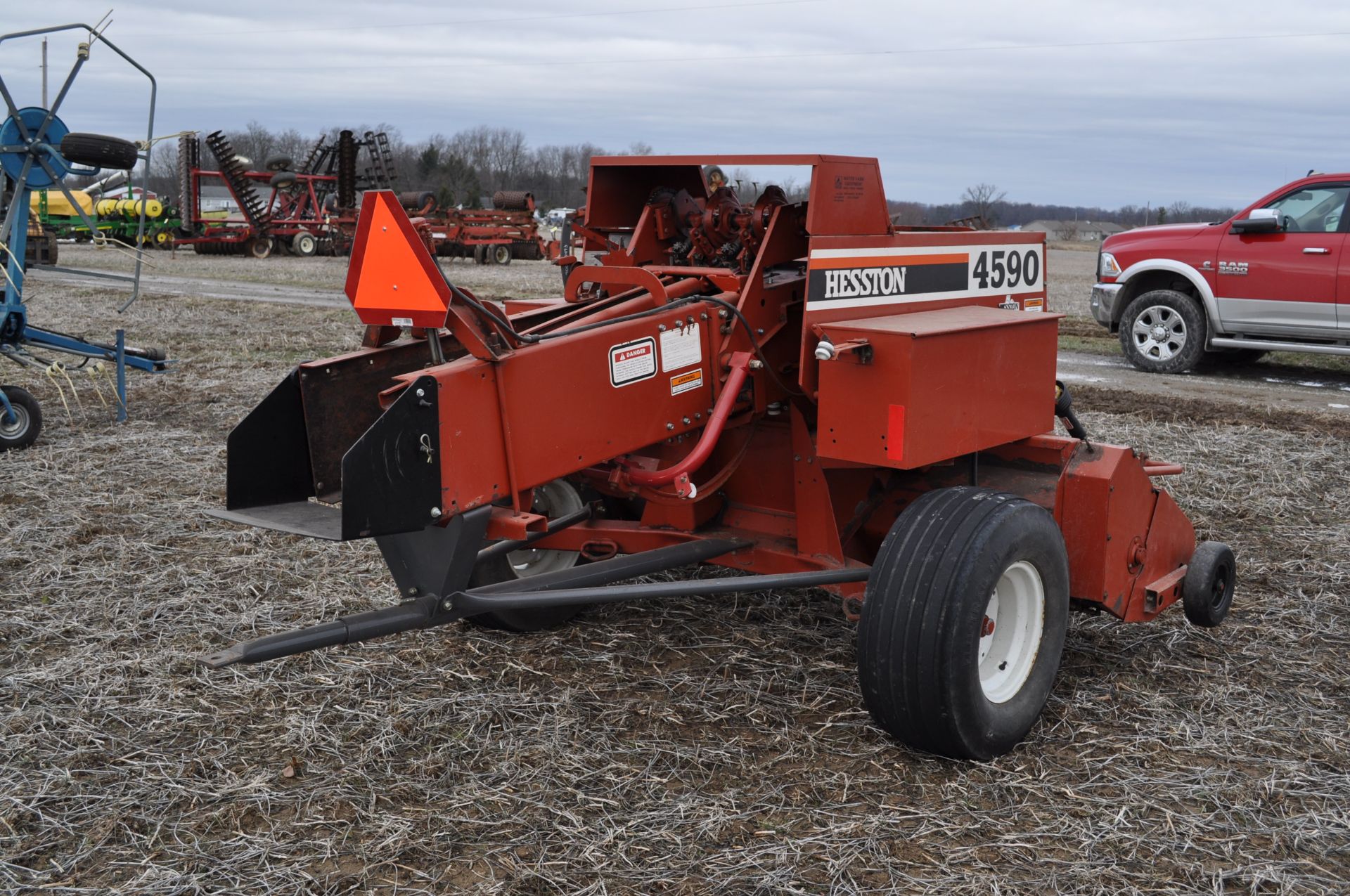 Hesston 4590 square baler, inline, twin tie, hyd tension w/ hitch, 540 pto - Image 3 of 18