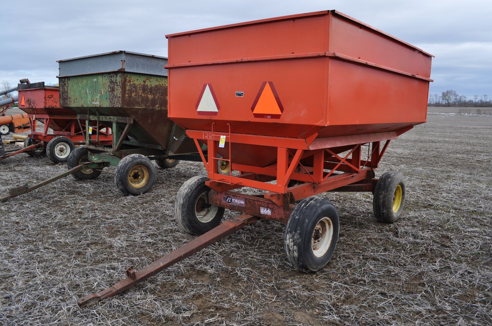 250 bushel gravity bed wagon