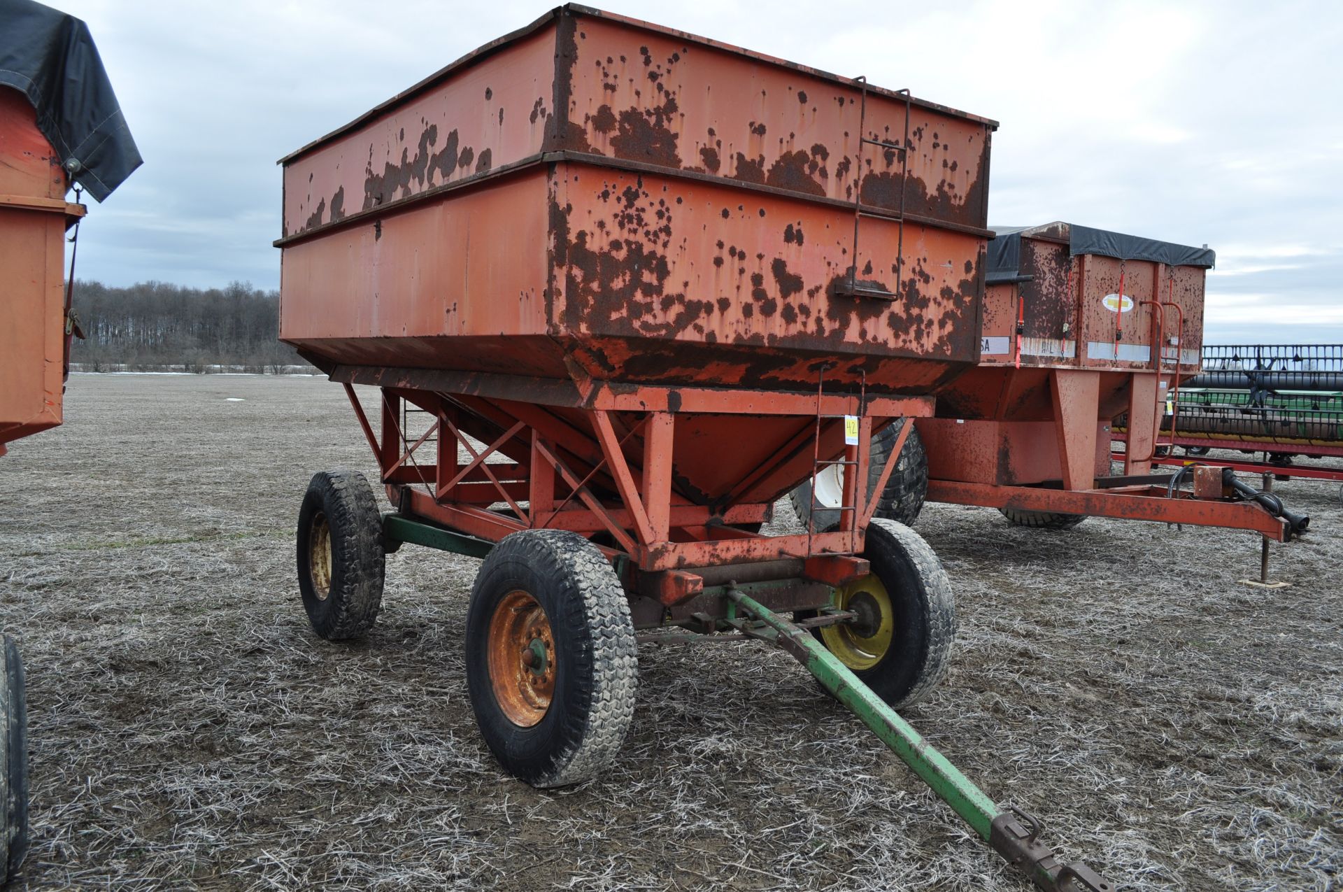 Killbros 375 wagon on John Deere gear - Image 4 of 9