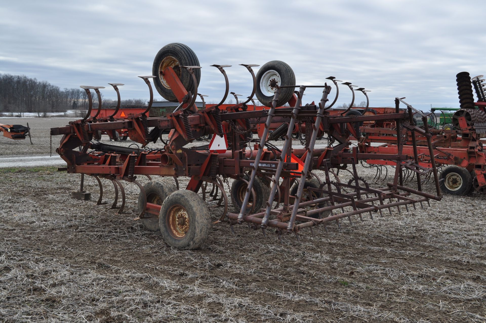 24’ White 226 field cultivator - Image 2 of 16