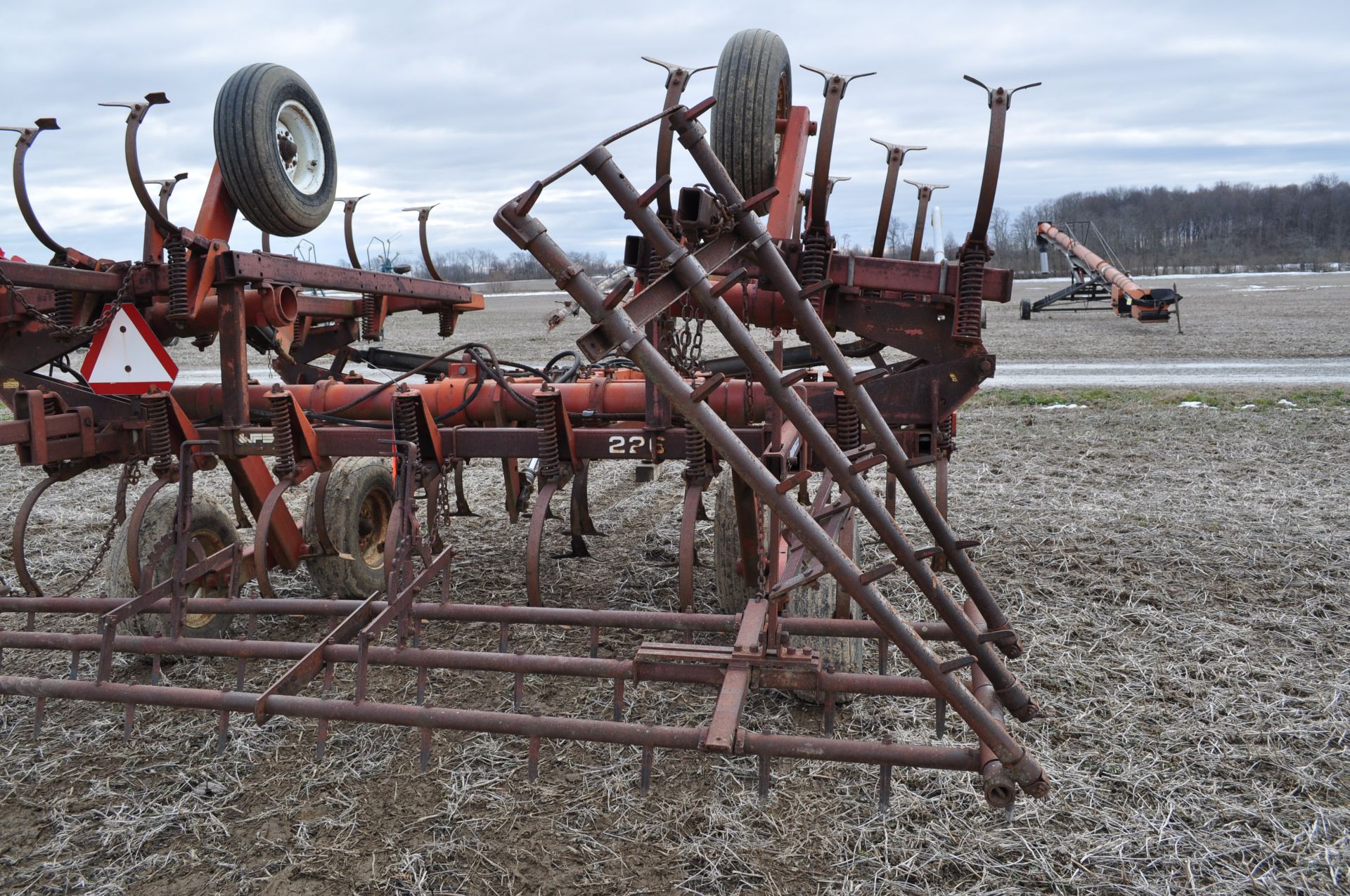 24’ White 226 field cultivator - Image 14 of 16