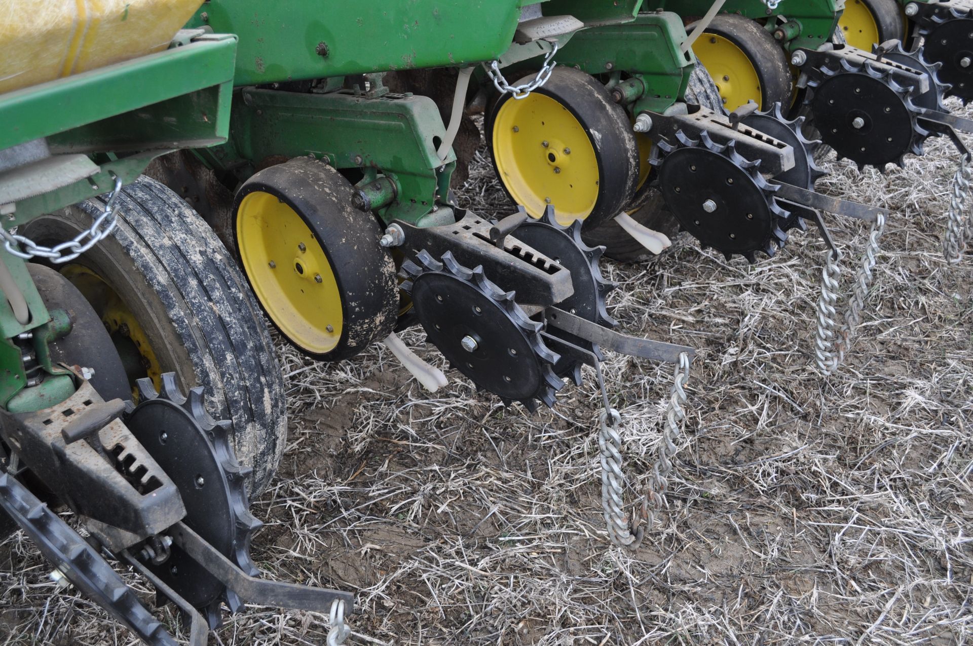 John Deere 7000 6x30’ planter - Image 13 of 15