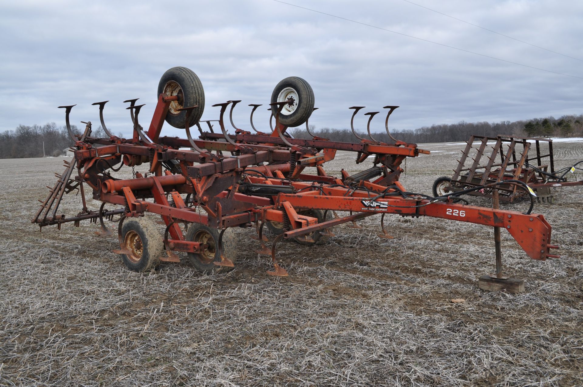 24’ White 226 field cultivator - Image 4 of 16