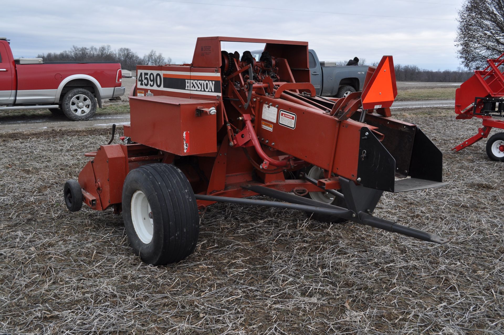 Hesston 4590 square baler, inline, twin tie, hyd tension w/ hitch, 540 pto - Image 4 of 18