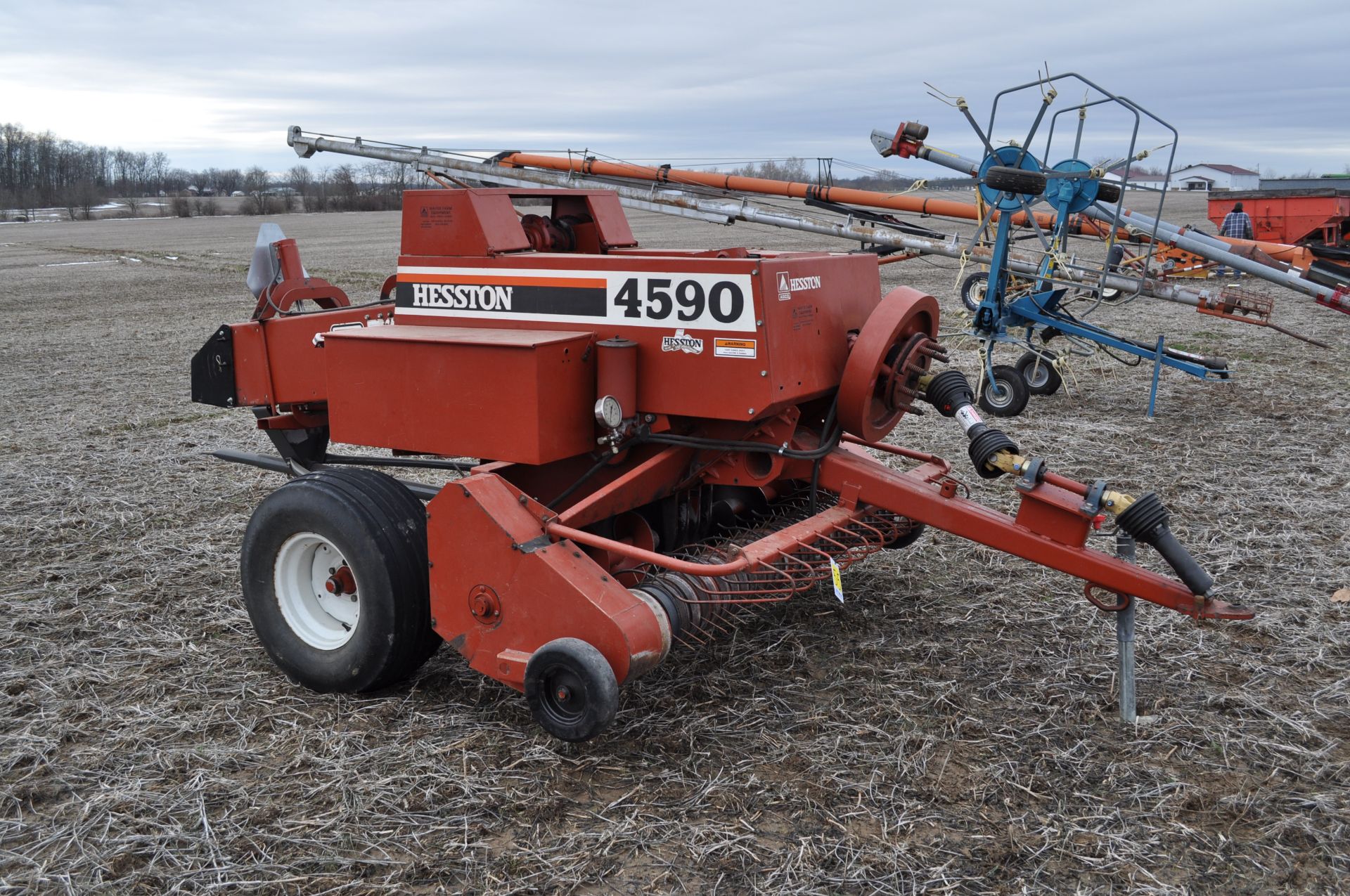 Hesston 4590 square baler, inline, twin tie, hyd tension w/ hitch, 540 pto - Image 2 of 18