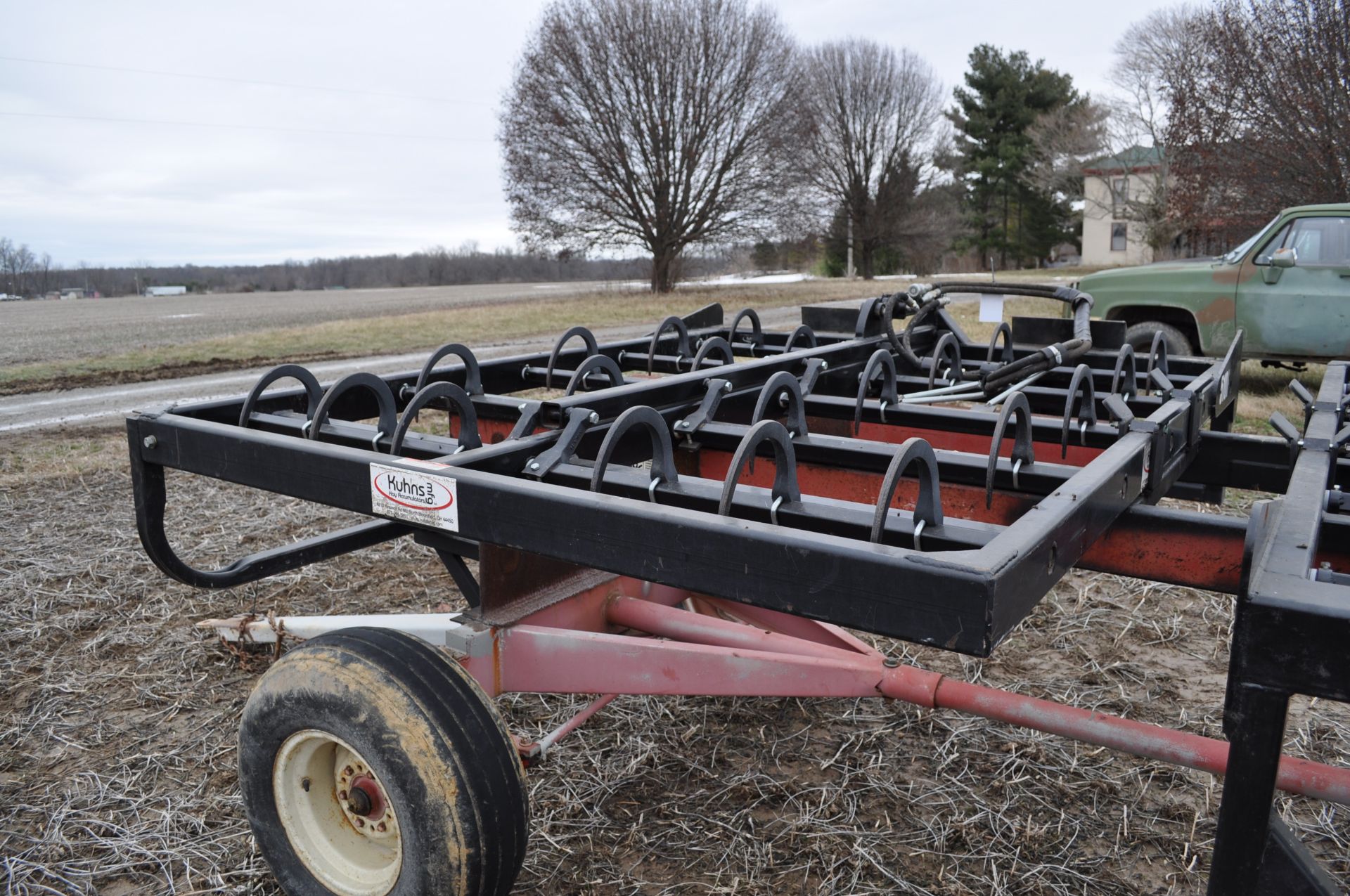 Kuhn 510 F grapple w/ skid steer mount - Image 3 of 4