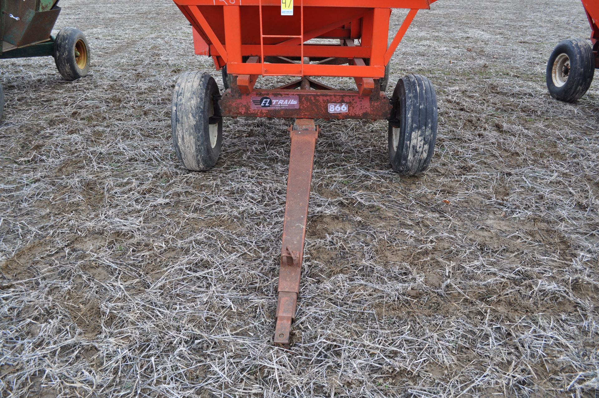 250 bushel gravity bed wagon - Image 9 of 9