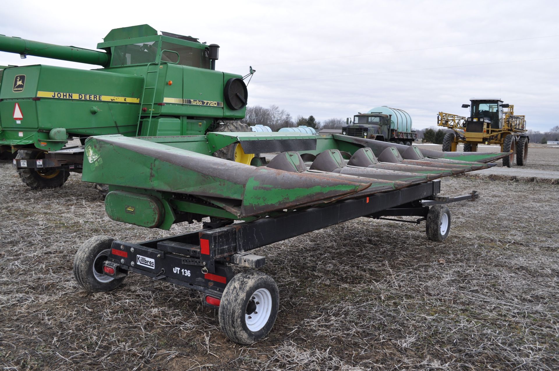 John Deere 643 corn head - Image 9 of 14