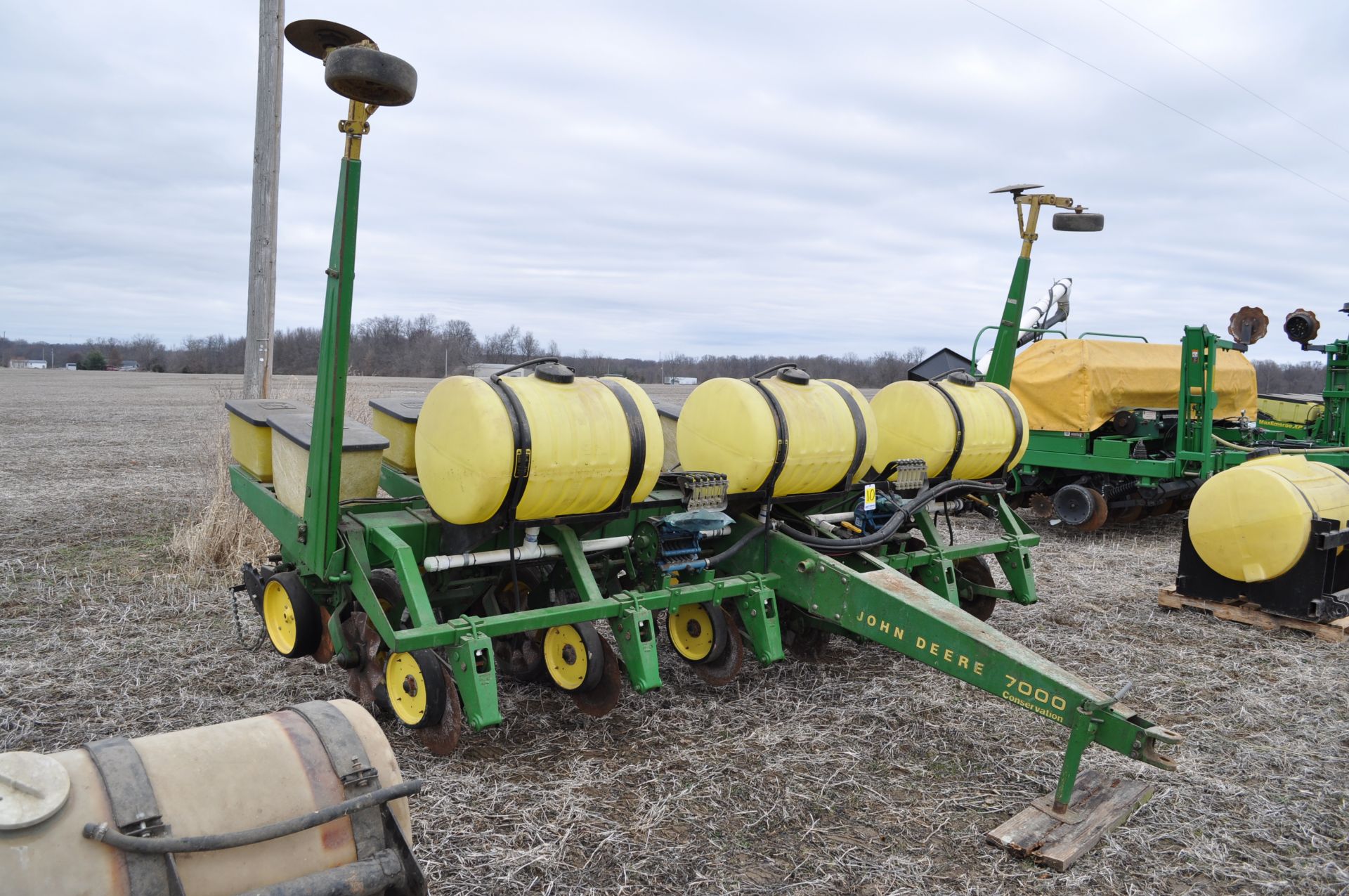 John Deere 7000 6x30’ planter - Image 4 of 15