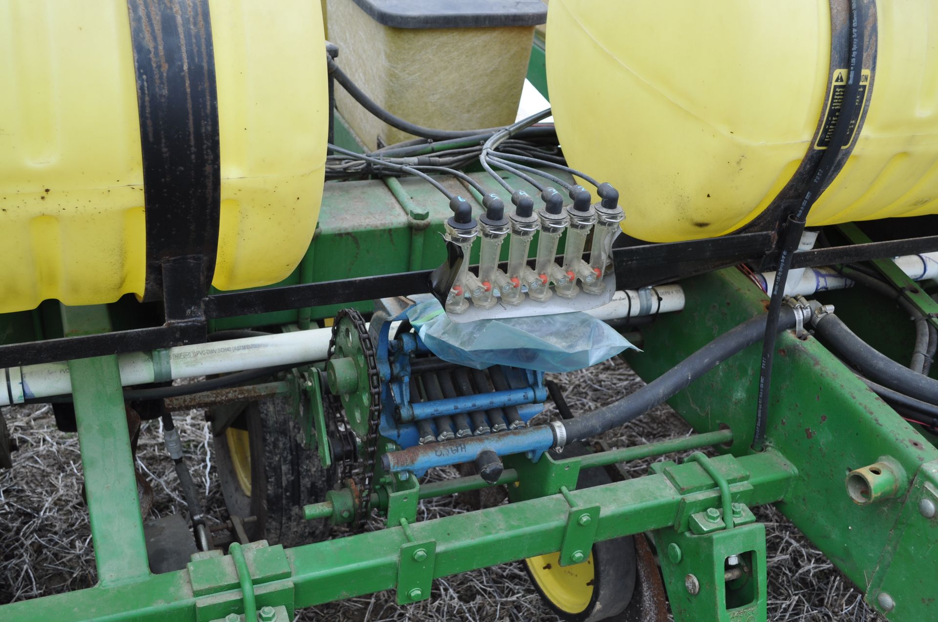 John Deere 7000 6x30’ planter - Image 7 of 15