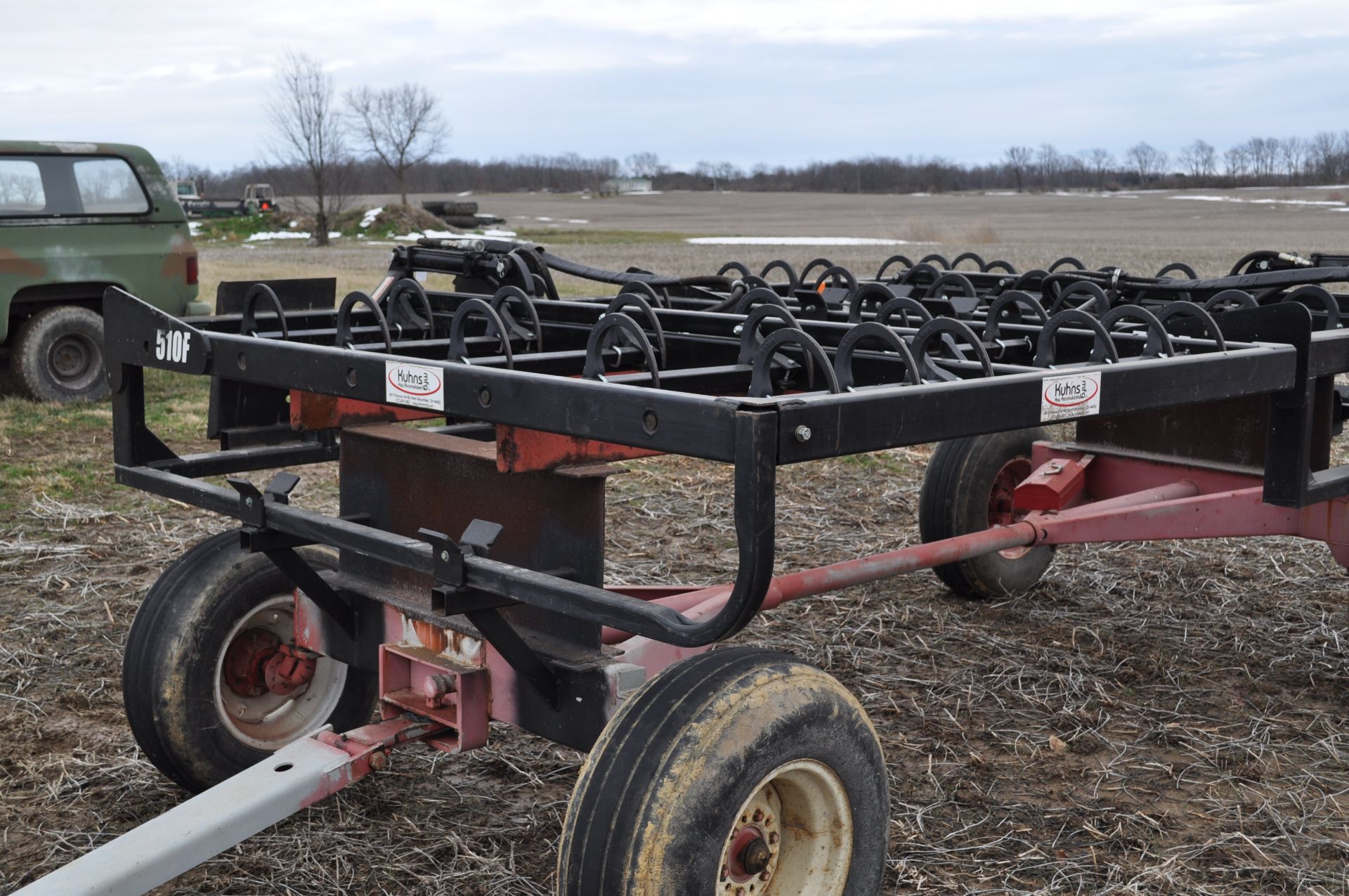 Kuhn 510 F grapple w/ skid steer mount - Image 2 of 4