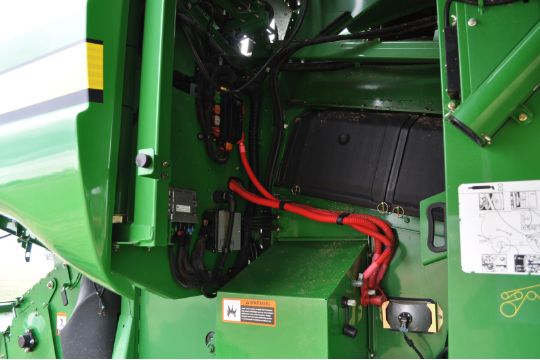 2012 John Deere S550 combine - Image 14 of 37