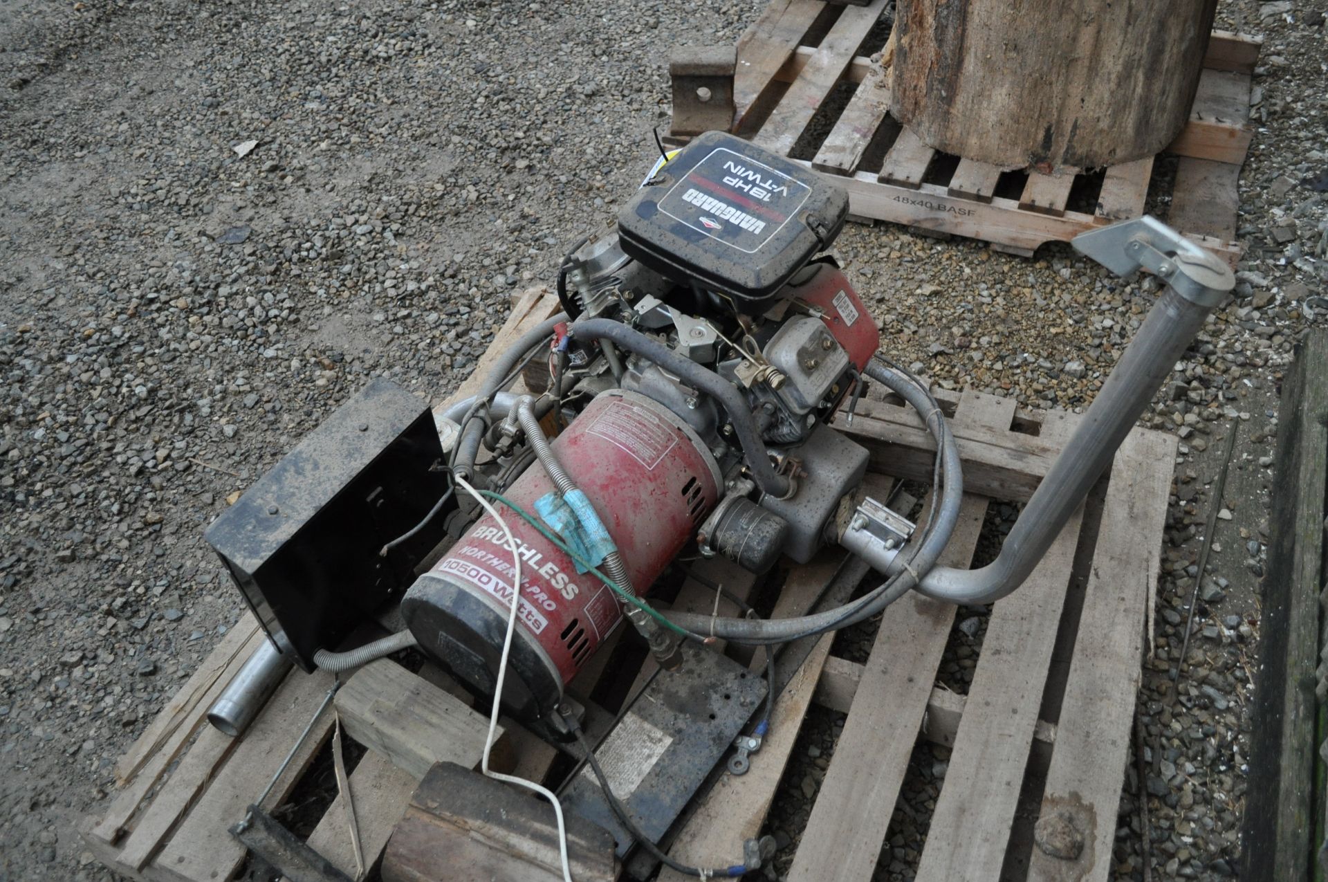 Natural Gas generator, Briggs and Stratton 18hp engine, 10,500 watts - Image 3 of 4