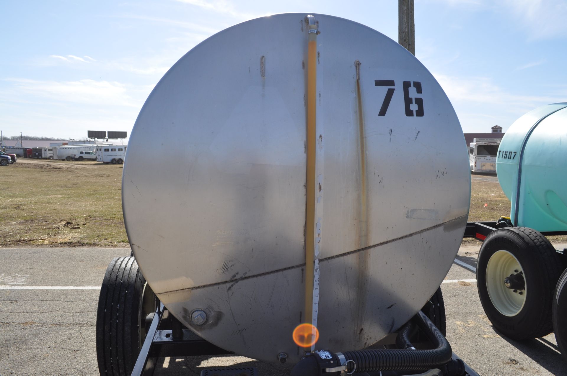 pup trailer, tandem axle, 1200-gal SS tank, Banjo 2” pump - Image 11 of 15