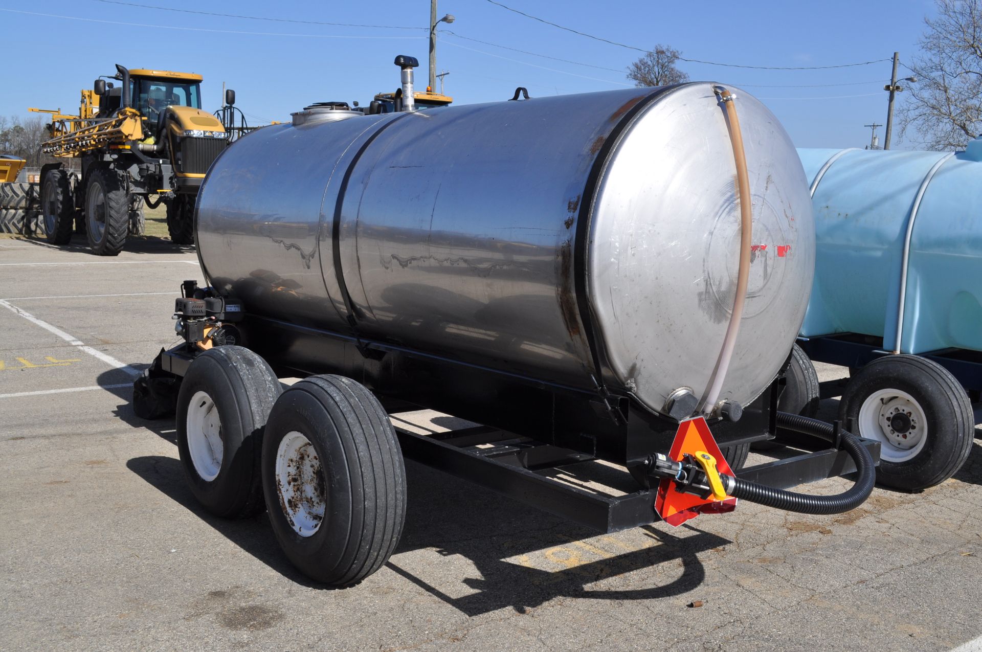 pup trailer, tandem axle, 1200-gal SS tank, Banjo 2” pump - Image 4 of 13