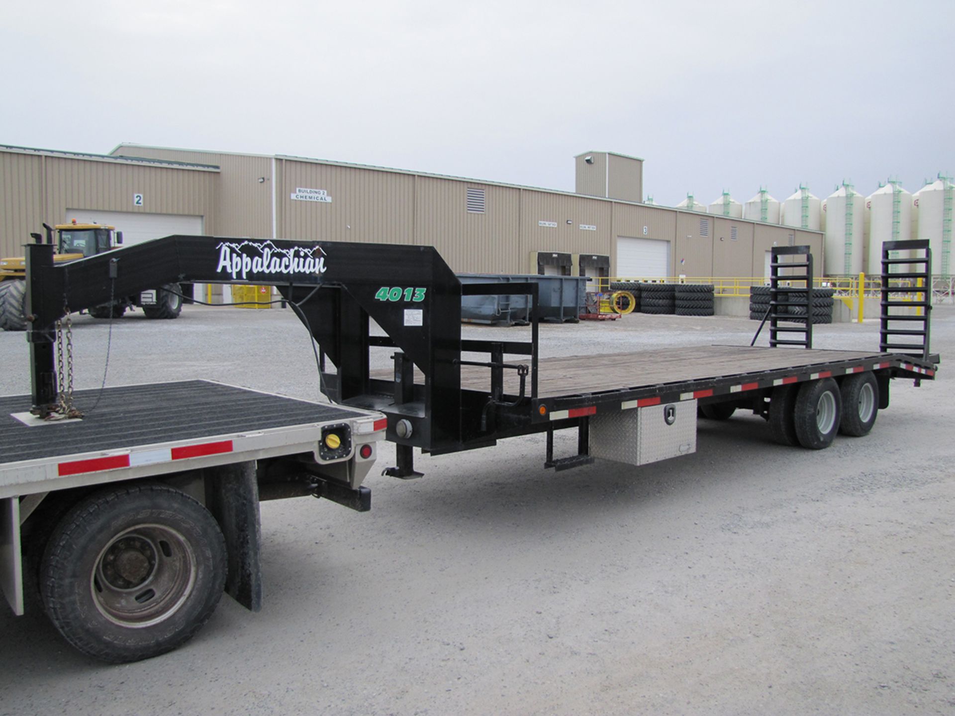 2012 20’+5’ Appalachian CGP-H25 flatbed gooseneck trailer - Image 2 of 35