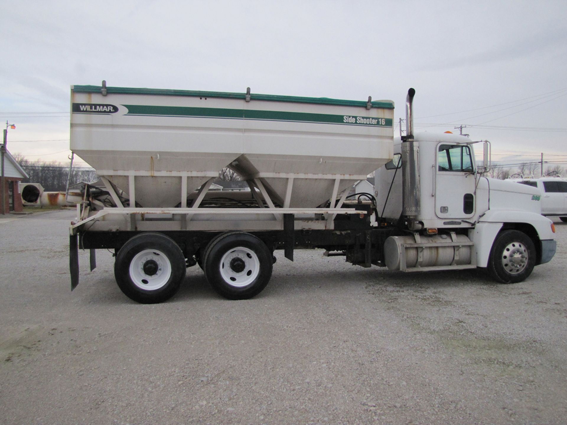 1996 Freightliner - Image 6 of 55