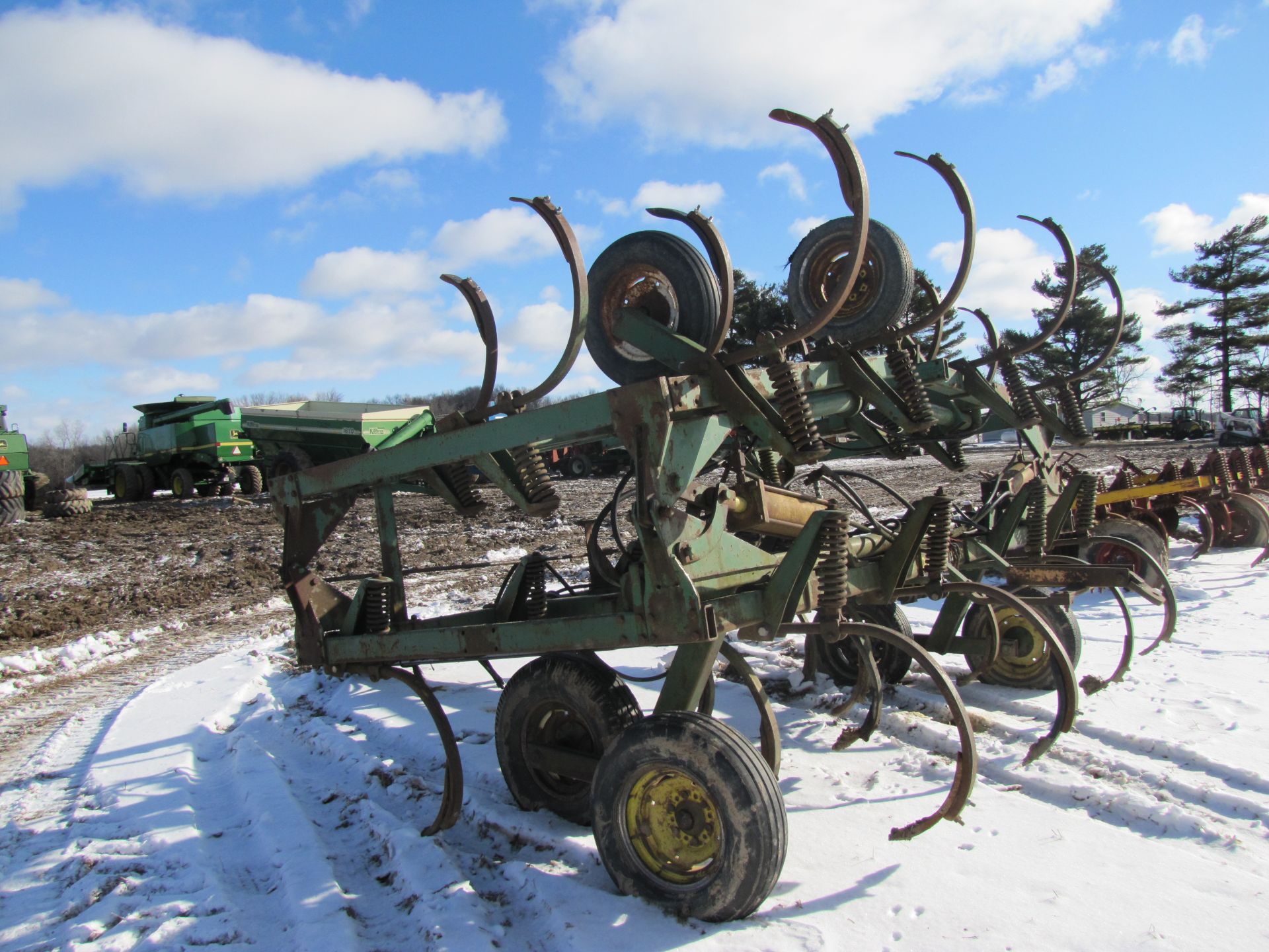 25’ John Deere E1610 chisel plow - Image 4 of 30