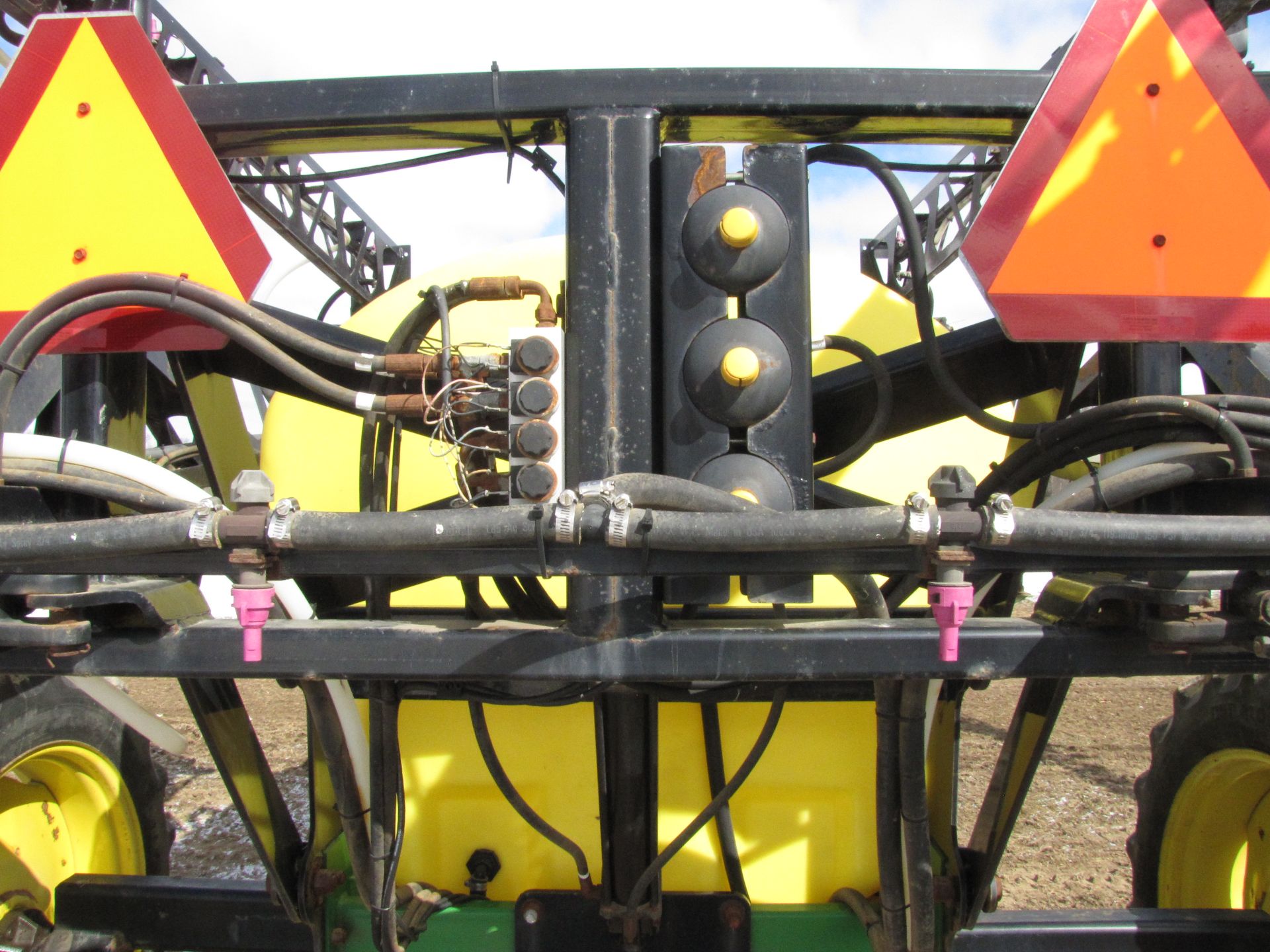 Sprayer Specialties VLU 1000 pull-type sprayer - Image 30 of 36