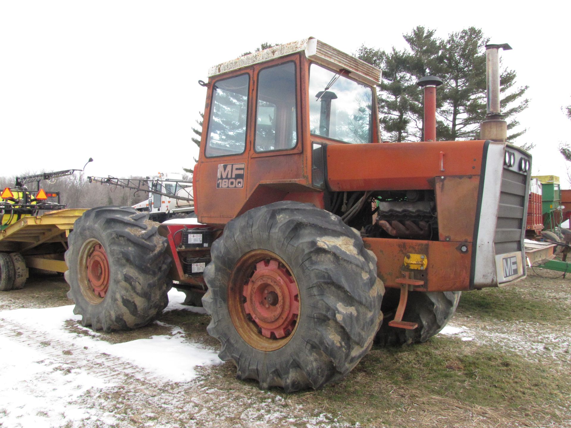 Massey Ferguson 1800 tractor - Image 3 of 47